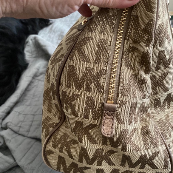 Michael Kors Gold threaded Signature Satchel - Picture 10 of 11